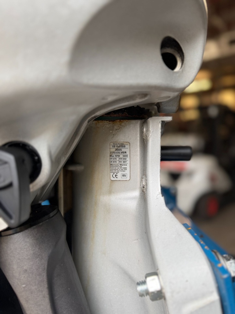 Twin Mercury 275HP Verado Outboard Engines - 30" Shaft - 545 Hours