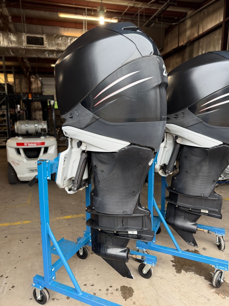 Twin Mercury 275HP Verado Outboard Engines - 30" Shaft - 545 Hours