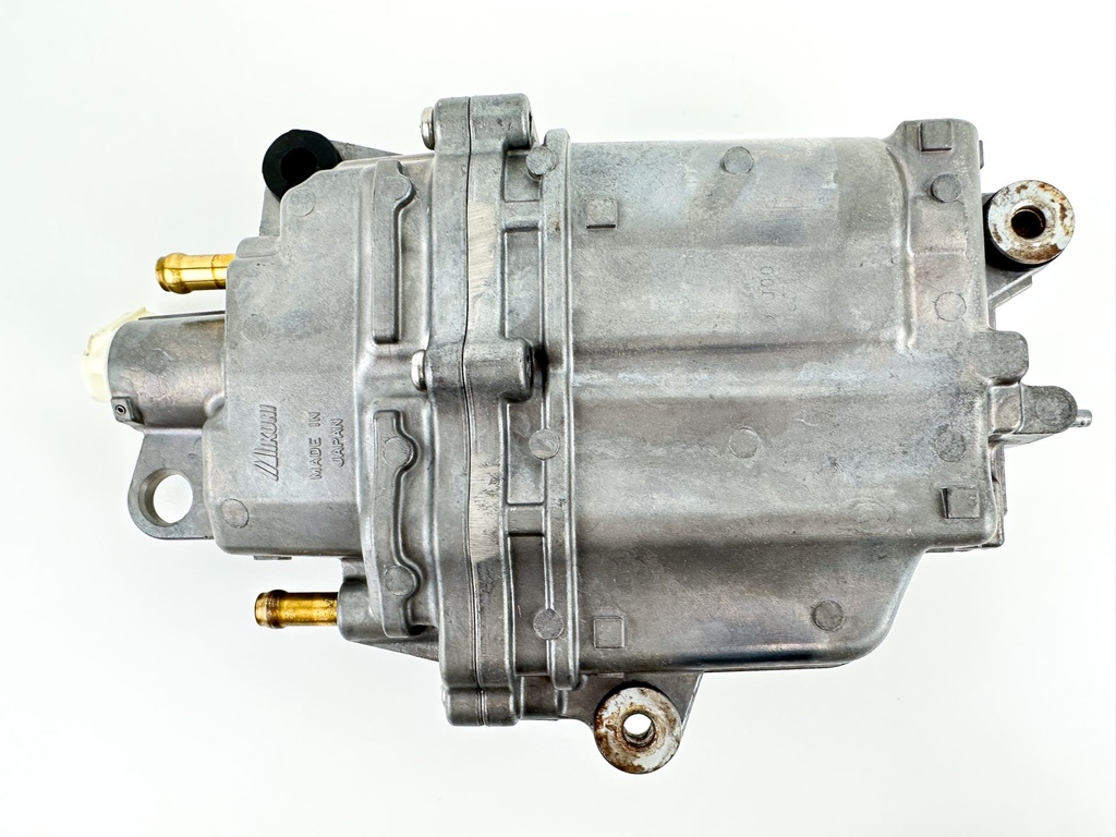 2003 Suzuki 140 HP 4 Stroke Outboard Vapor Separator Tank VST 15600-90J01 OEM
