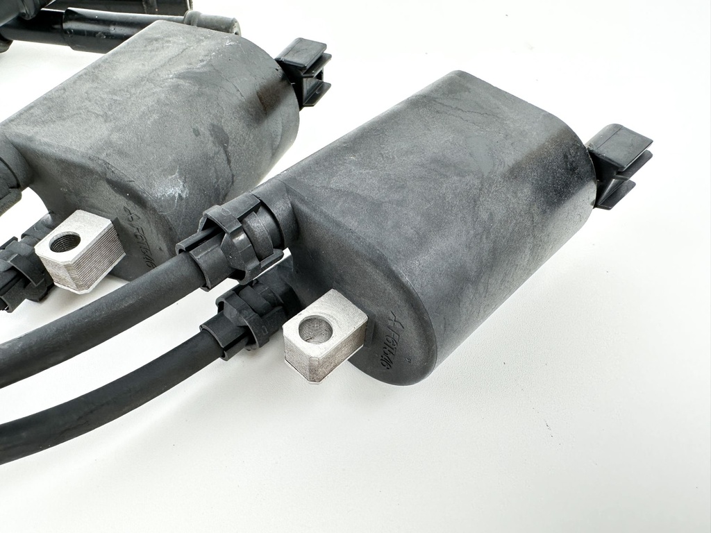 2005 Suzuki 115 HP 4 Stroke Outboard Ignition Coil Set 33410-90J00 OEM