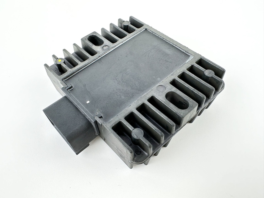 2009 Suzuki 90 HP 4 Stroke Outboard Rectifier & Regulator 32800-87L00 OEM