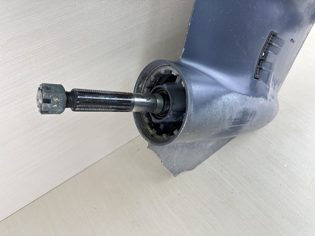 2006 Yamaha 150HP 4 Stroke Outboard 25" Lower Unit Gear Case RH 63P-45300-17-8D