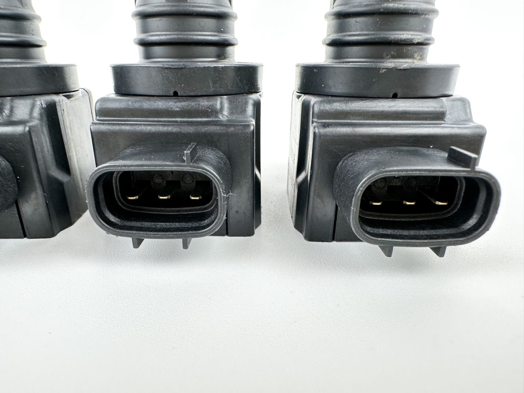 2009 Suzuki 90 HP 4 Stroke Outboard Ignition Coil Set 33410-87L00 OEM