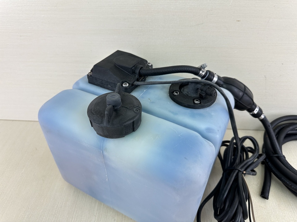 Evinrude Johnson BRP 2 Stroke Oil Tank With Supply & Return Line 1.8 Gallon 5008617