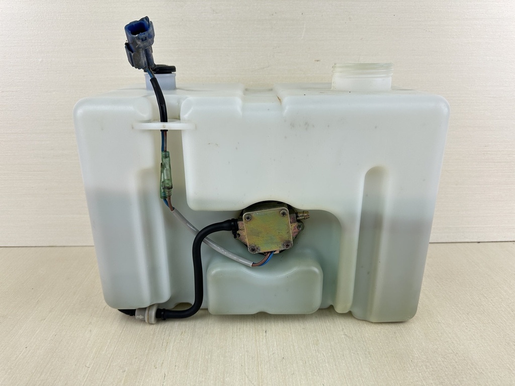 Yamaha Outboard 2 Stroke Remote Oil Tank & Pump 2.8 Gallons