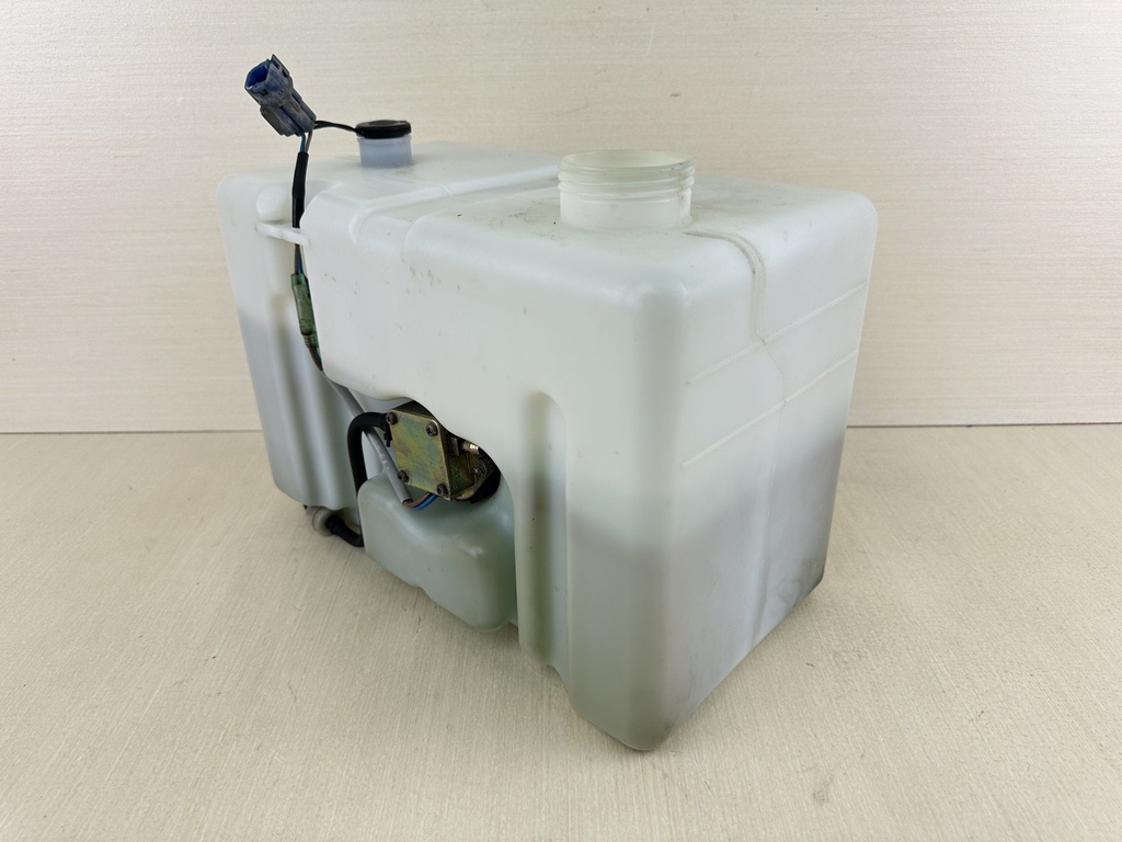 Yamaha Outboard 2 Stroke Remote Oil Tank & Pump 2.8 Gallons
