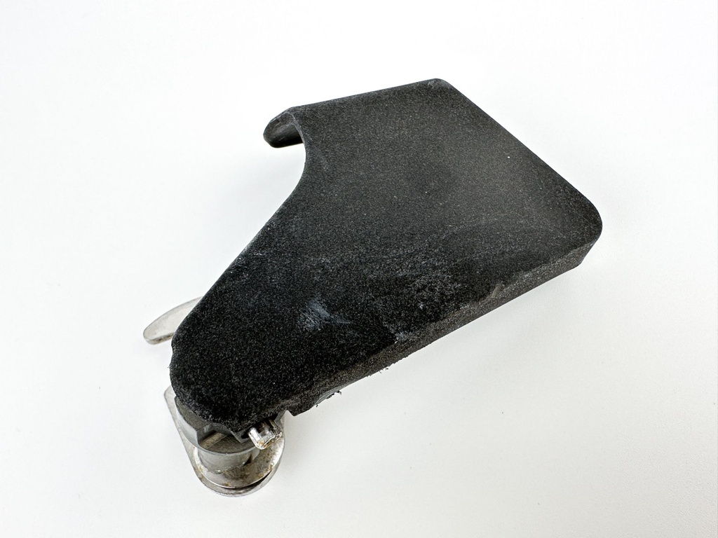 2008 Evinrude 200 HP 2 Stroke Outboard Port Latch Handle 5005707 OEM