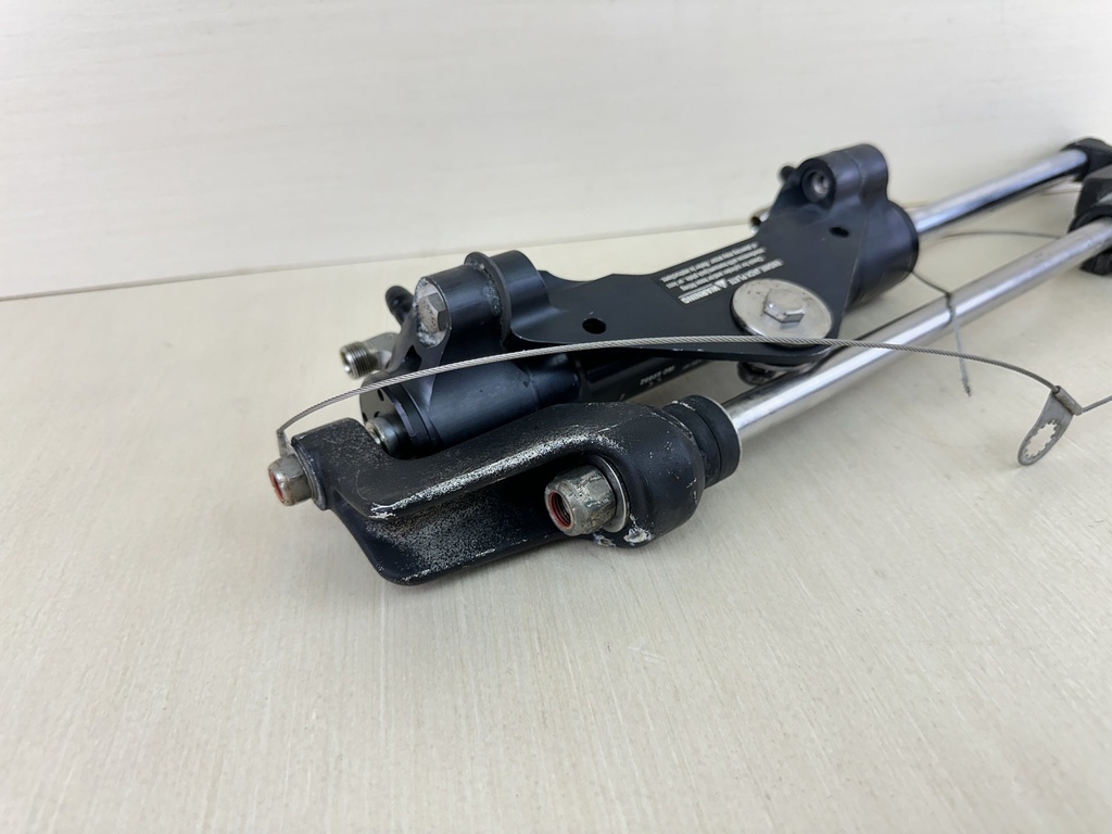 SeaStar Front Mount Outboard Hydraulic Steering Cylinder Assembly HC5358