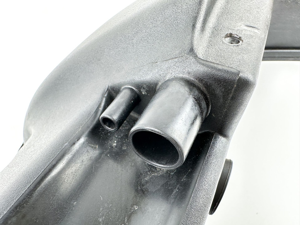 2007 Yamaha 250 HP 4 Stroke Outboard Intake Air Silencer Assembly 6P2-14440-00-00 OEM