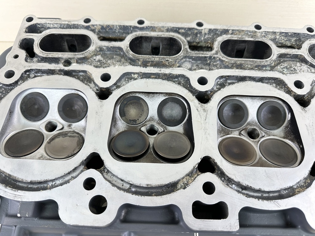 2006 Yamaha 150HP 4 Stroke Outboard Cylinder Head Assembly 63P-W009A-02-9S