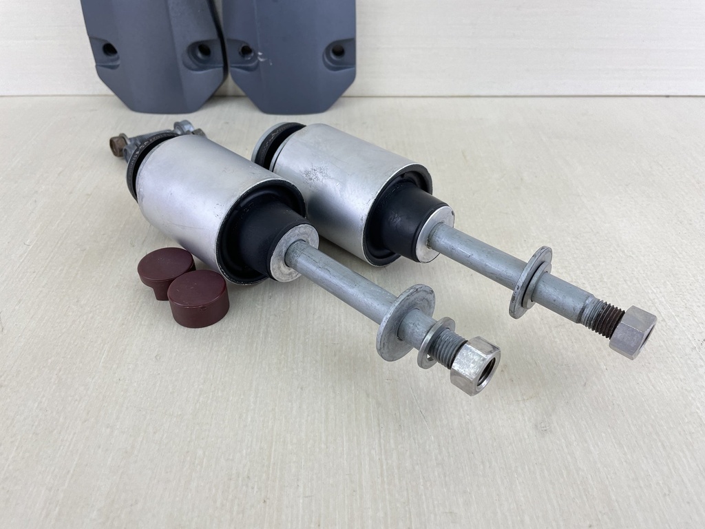 2009 Yamaha 150HP 4 Stroke Outboard Lower Motor Side Mount Dampers W/ Bolts 63P-44555-00-00