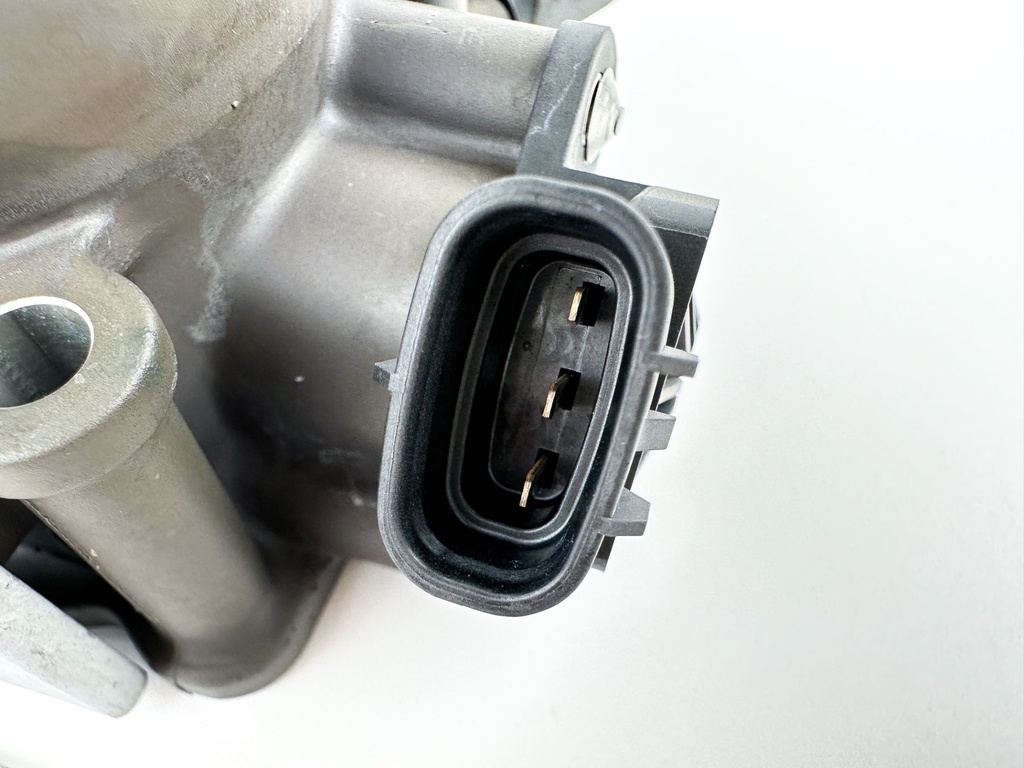 2011 Honda 135 HP 4 Stroke Outboard Throttle Body Assembly 16400-ZY6-013 OEM