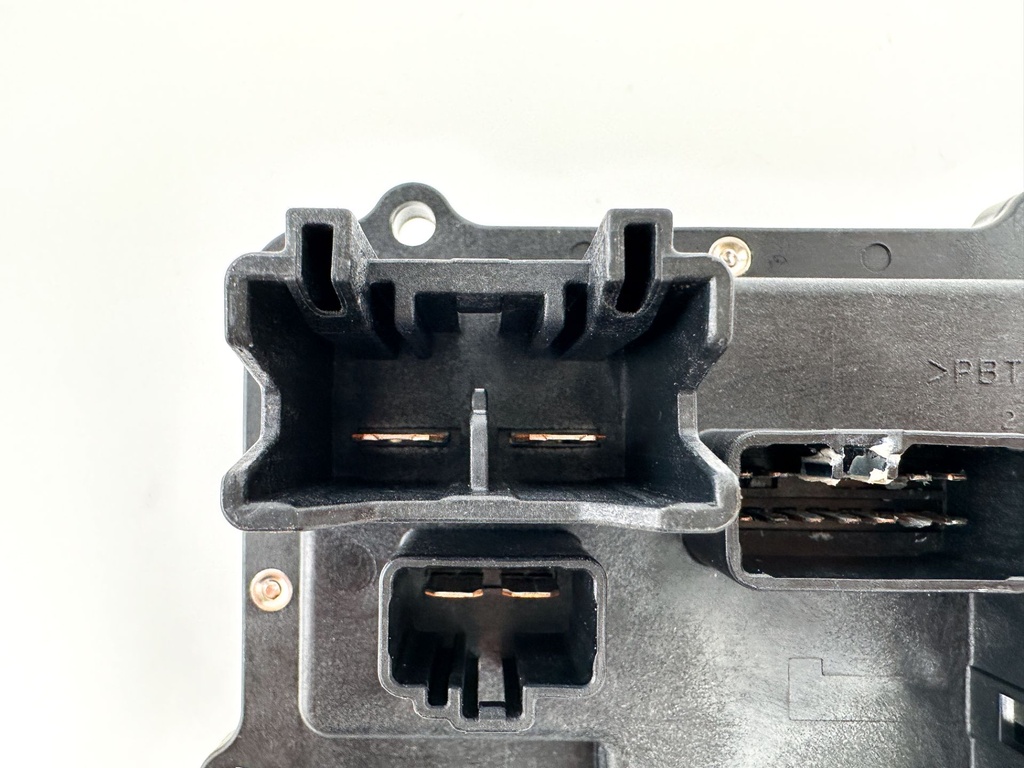 2009 Yamaha 250 HP 4 Stroke Outboard Fuse Box 6BR-82170-00-00 OEM