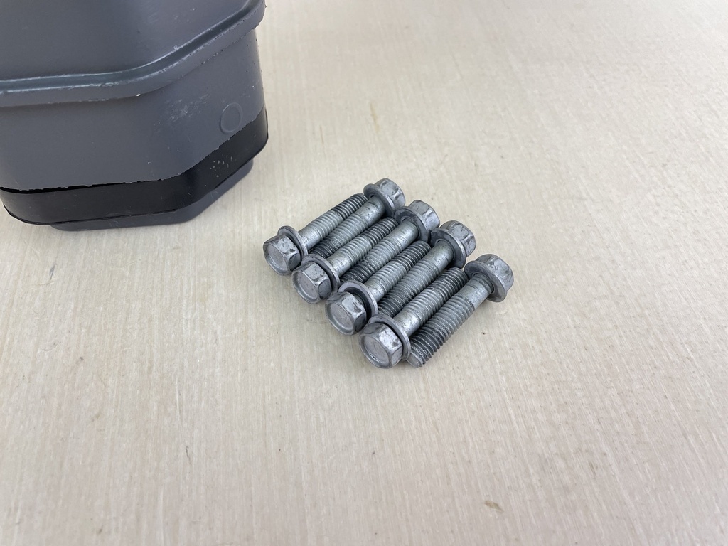 2009 Yamaha 150HP 4 Stroke Outboard Muffler Assembly 63P-14711-02-00