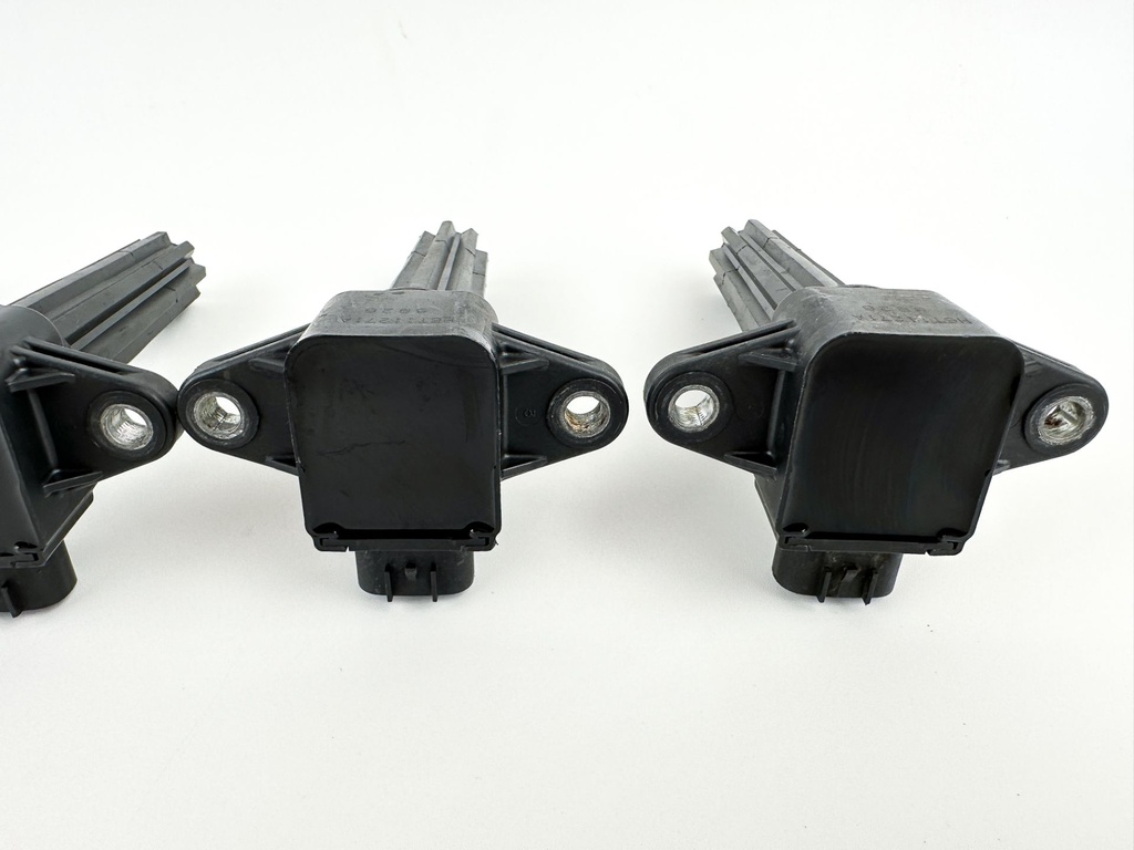 2009 Yamaha 250 HP 4 Stroke Outboard Ignition Coil Set 6P2-82310-01-00 OEM