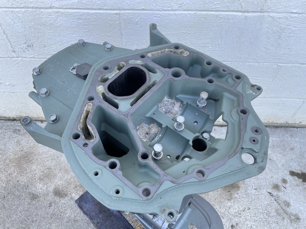 2006 Yamaha 225HP 4 Stroke Outboard Exhaust Guide Upper Casing Complete