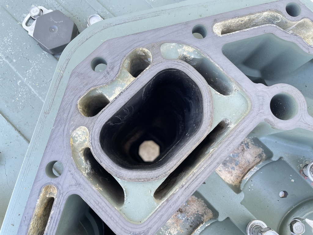 2006 Yamaha 225HP 4 Stroke Outboard Exhaust Guide Upper Casing Complete