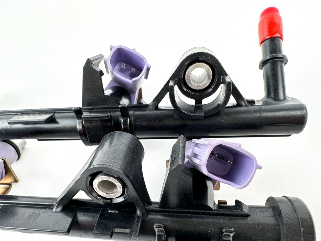 2009 Yamaha 250 HP 4 Stroke Outboard Fuel Injector Set W/ Rail 6P2-13761-10-00 OEM