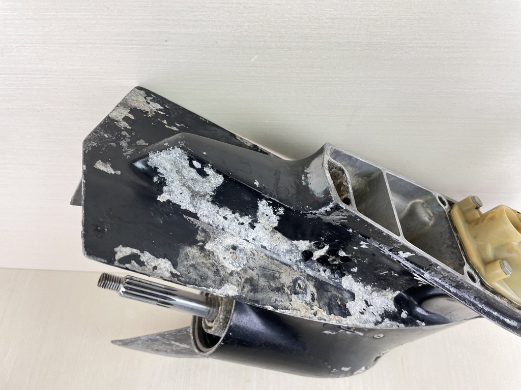 2001 Johnson Evinrude 40 50 HP 2 Stroke 20" Lower Unit Gear Case 0435280