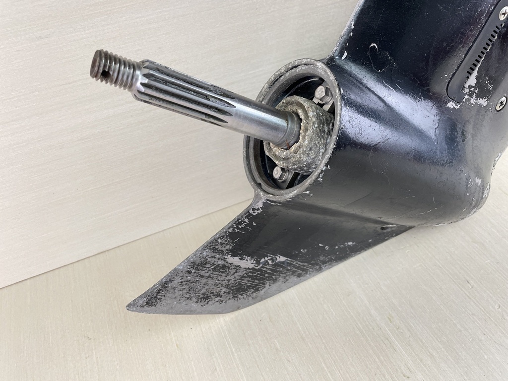 2001 Johnson Evinrude 40 50 HP 2 Stroke 20" Lower Unit Gear Case 0435280