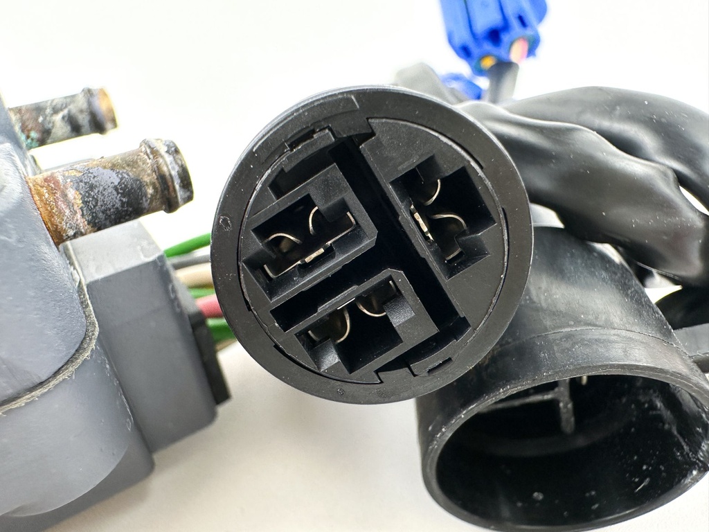 2003 Yamaha 225 HP 4 Stroke Outboard Rectifier & Regulator 69J-81960-10-00 Tested