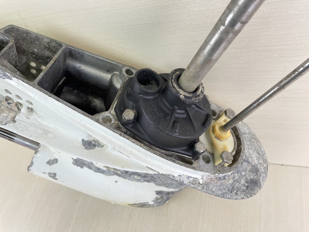 89 - 92 Johnson Evinrude 40 50 HP 2 Stroke Outboard 20" Lower Unit Gear Case 0435277