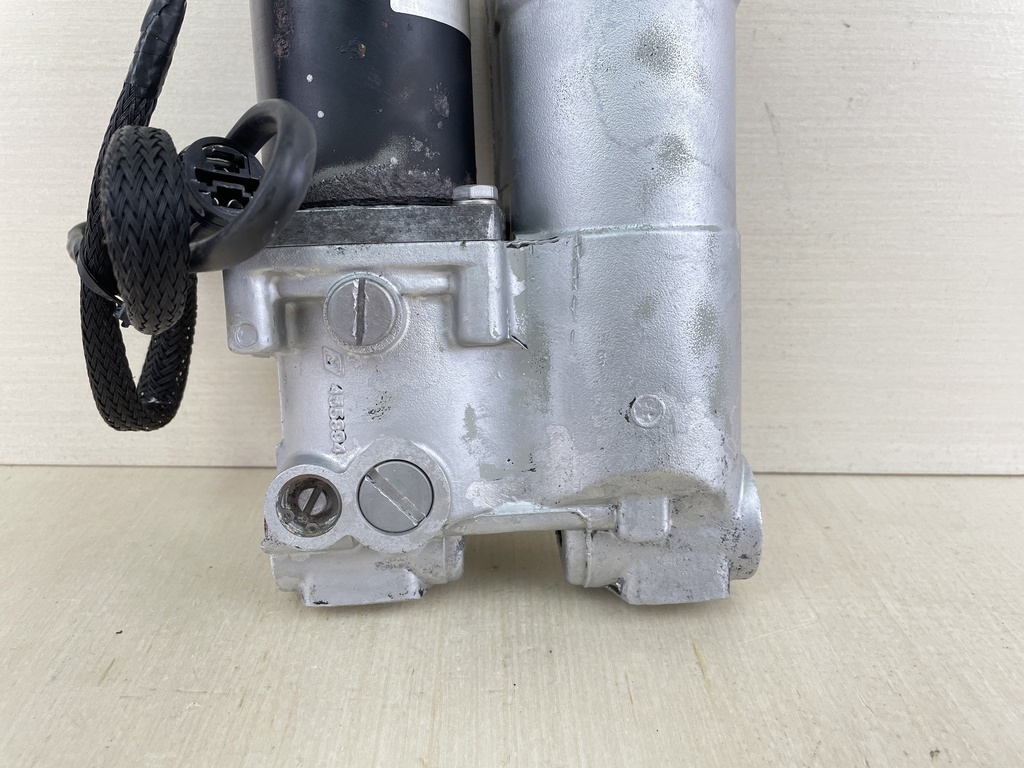 Johnson Evinrude 40HP 50 HP Power Trim & Tilt Unit 0438135 0435903