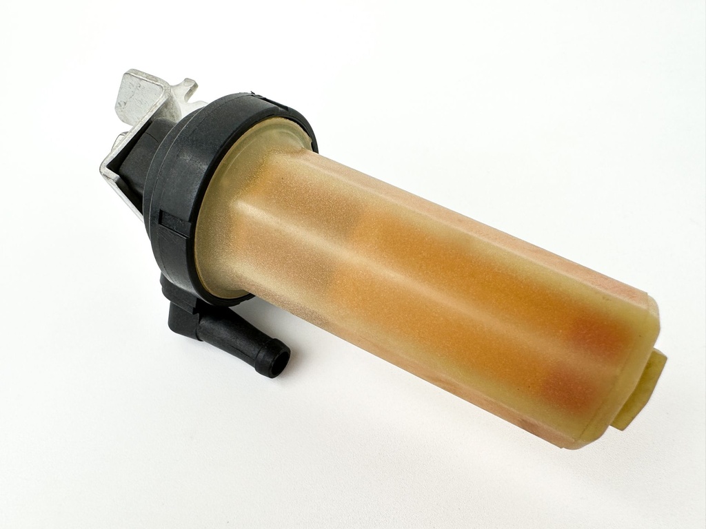2005 Yamaha 115 HP 4 Stroke Outboard Fuel Filter Assembly 68V-24560-01-00 OEM