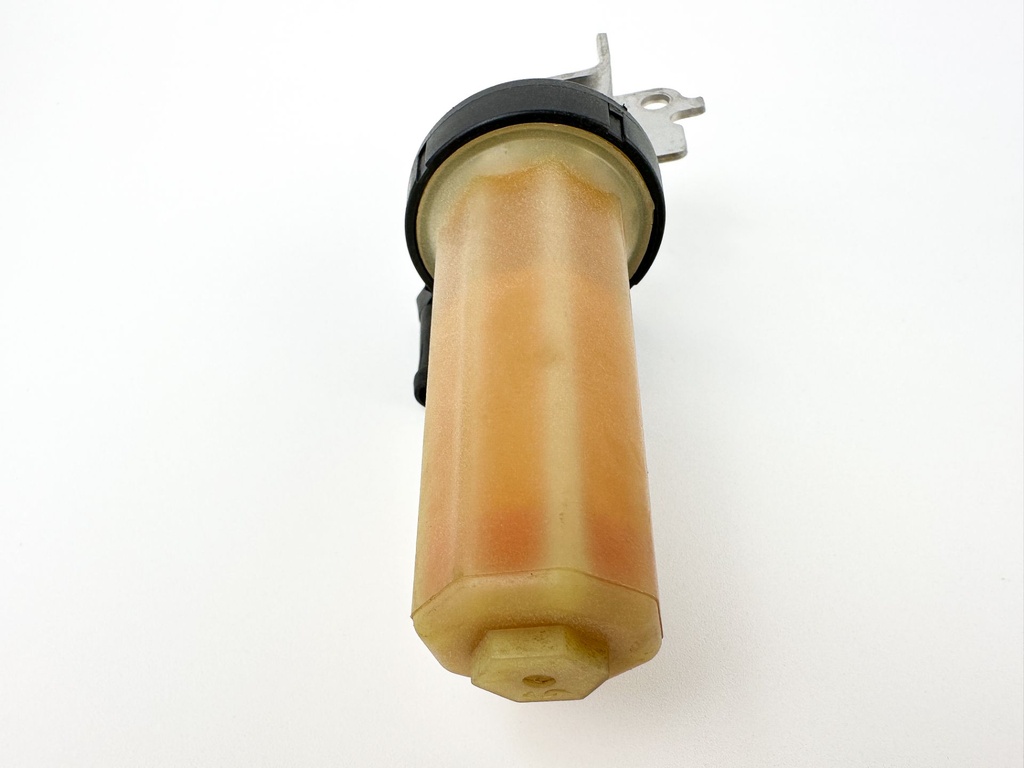 2005 Yamaha 115 HP 4 Stroke Outboard Fuel Filter Assembly 68V-24560-01-00 OEM