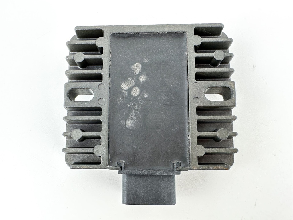 2005 Yamaha 115 HP 4 Stroke Outboard Rectifier & Regulator 68V-81960-00-00 OEM