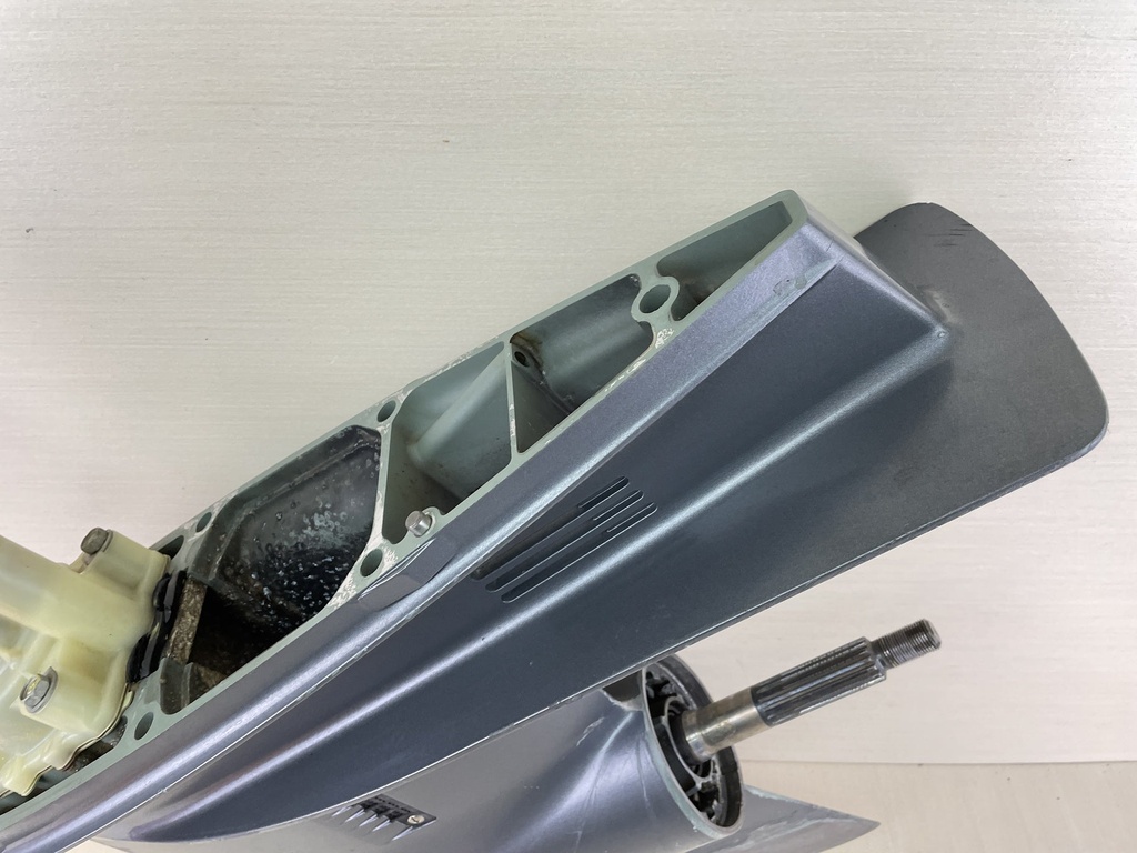 2006 Yamaha 15HP 4 Stroke Outboard 25" Lower Unit Gear Case 68V-45300-32-8D