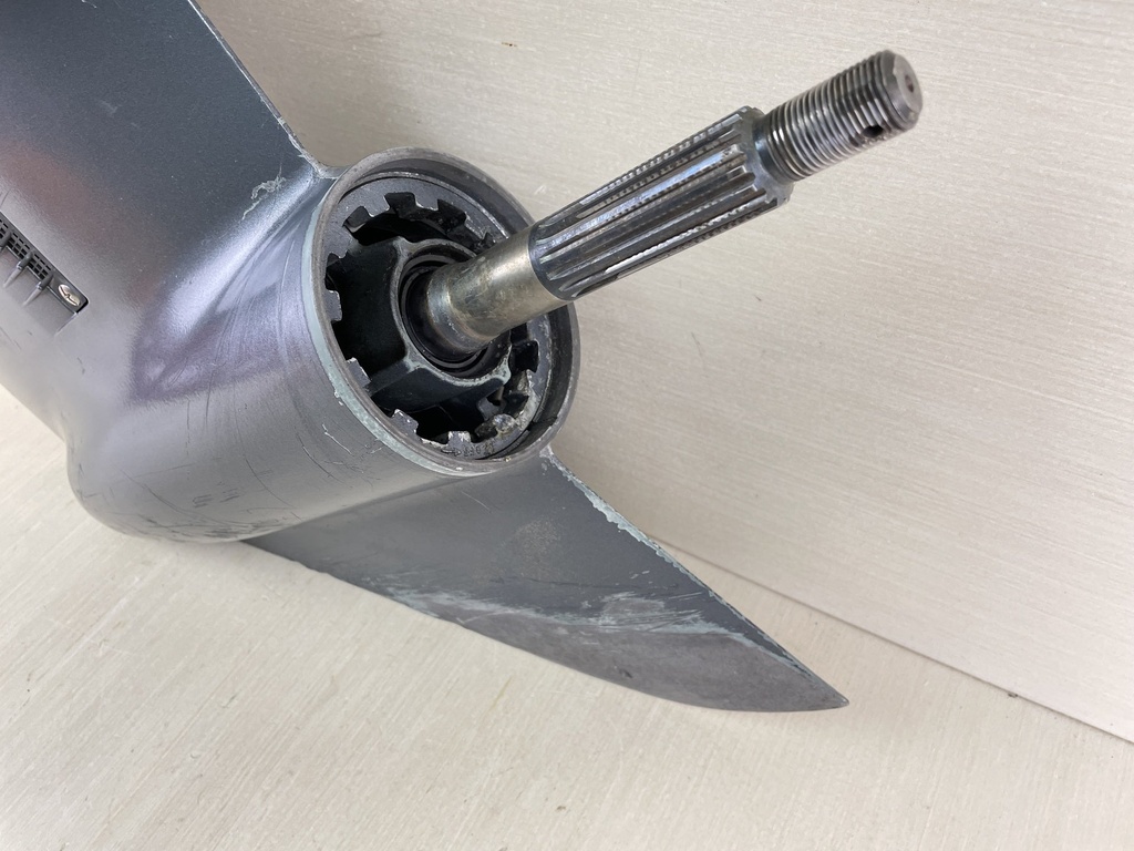 2006 Yamaha 15HP 4 Stroke Outboard 25" Lower Unit Gear Case 68V-45300-32-8D