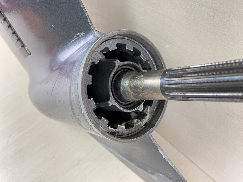 2006 Yamaha 15HP 4 Stroke Outboard 25" Lower Unit Gear Case 68V-45300-32-8D