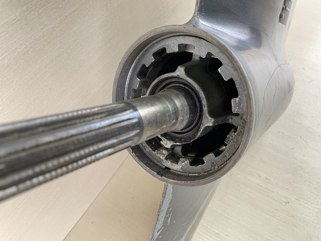 2006 Yamaha 15HP 4 Stroke Outboard 25" Lower Unit Gear Case 68V-45300-32-8D