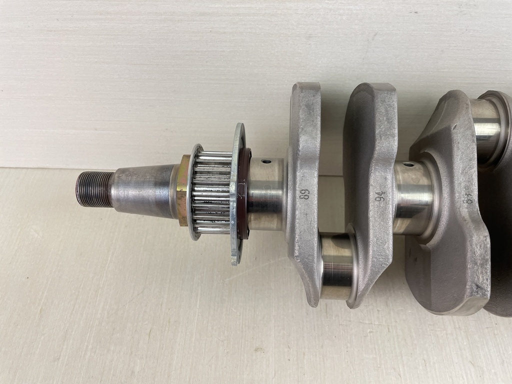 2006 Yamaha 115HP 4 Stroke Outboard Crankshaft Assembly 68V-11411-00-00