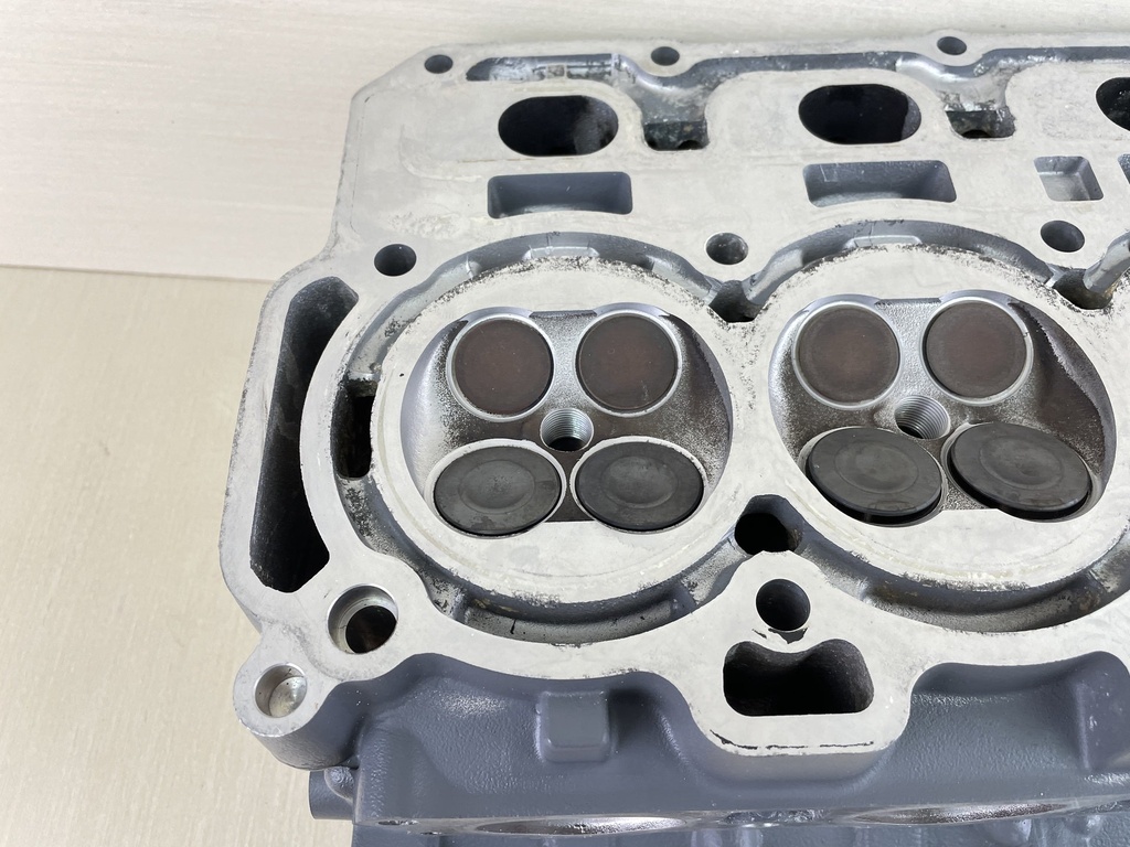 2006 Yamaha 115HP 4 Stroke Outboard Cylinder Head 68V-W009A-05-1S