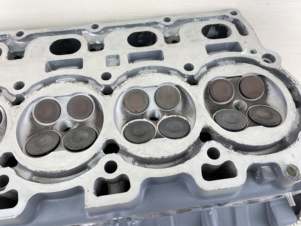 2006 Yamaha 115HP 4 Stroke Outboard Cylinder Head 68V-W009A-05-1S