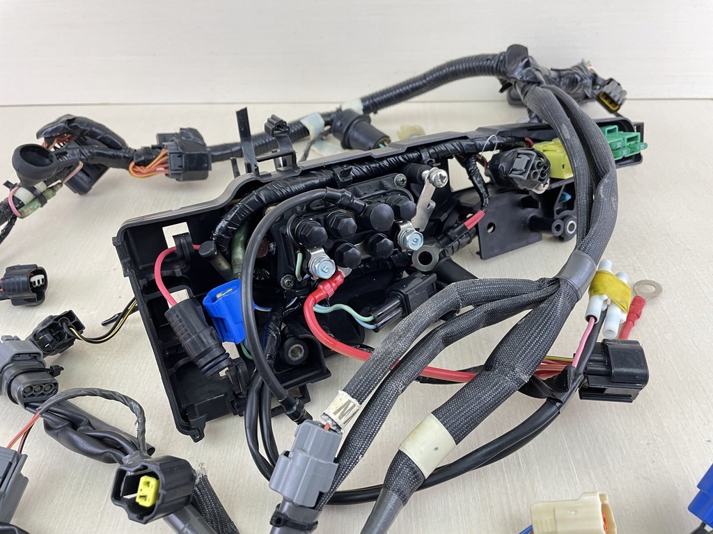 2006 Yamaha 115HP 4 Stroke Outboard Engine Wire Harness Assembly 68V-82590-50-00