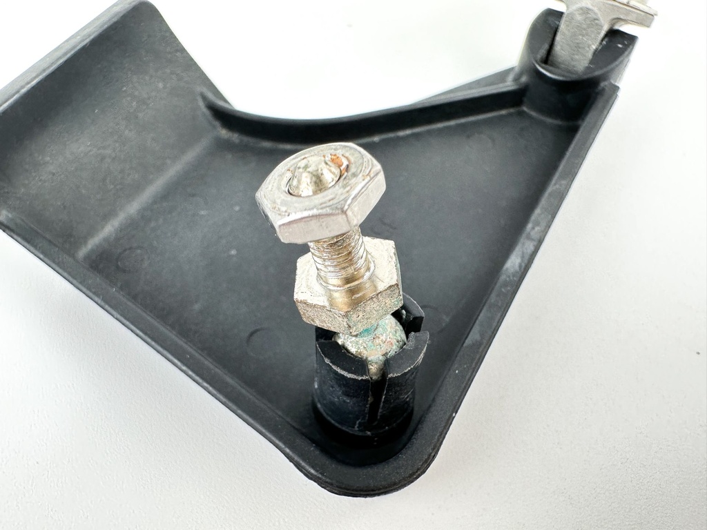 2013 Evinrude 250 HP 2 Stroke Outboard Port Latch Handle 5005707 OEM