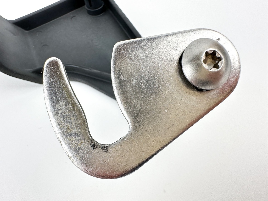 2013 Evinrude 250 HP 2 Stroke Outboard Starboard Latch Handle 5005708 OEM