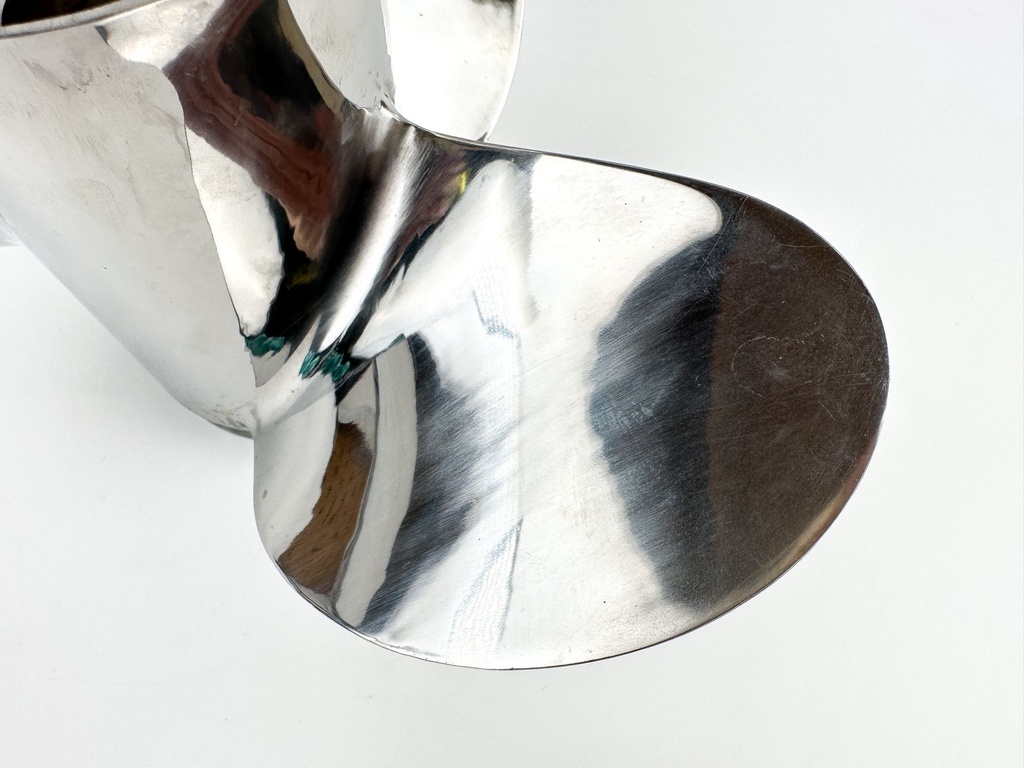 Yamaha 3 Blade Stainless Steel Propeller 13 1/4" X 17P RH Standard Rotation