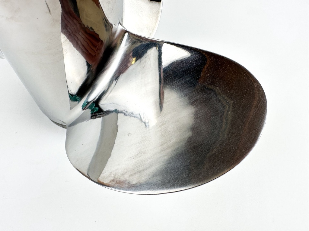 Yamaha 3 Blade Stainless Steel Propeller 13 1/4" X 17P RH Standard Rotation