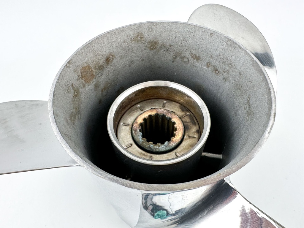 Yamaha 3 Blade Stainless Steel Propeller 13 1/4" X 17P RH Standard Rotation