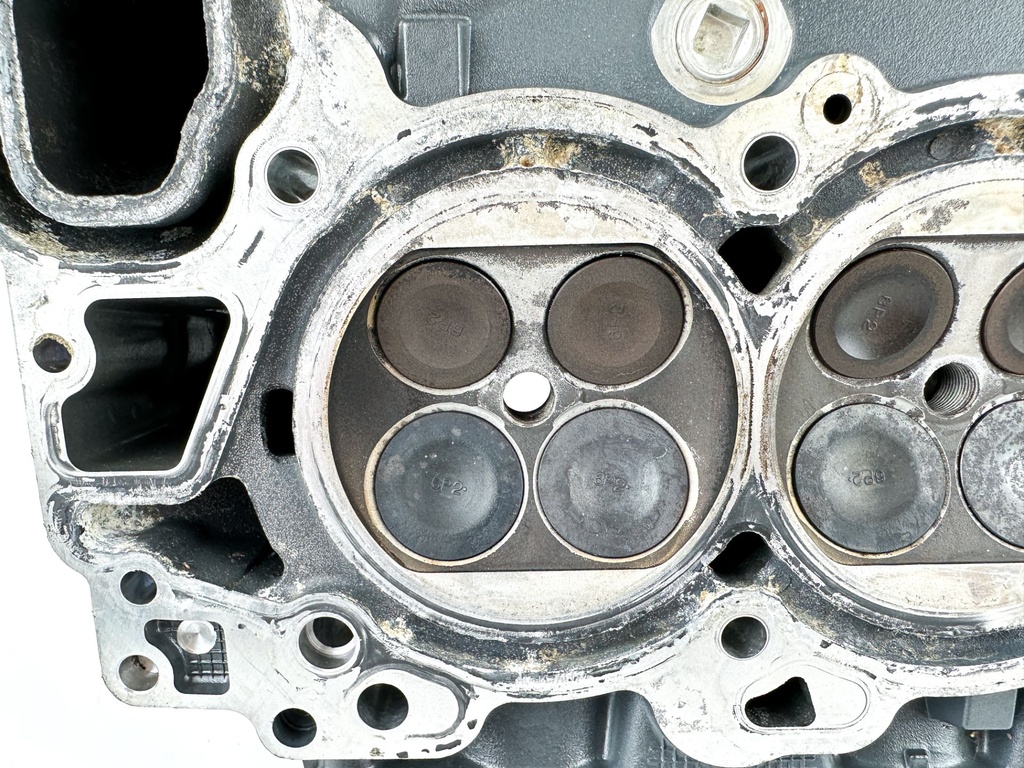 2009 Yamaha 250 HP 4 Stroke Outboard Port Cylinder Head 6P2-W009C-02-9S OEM