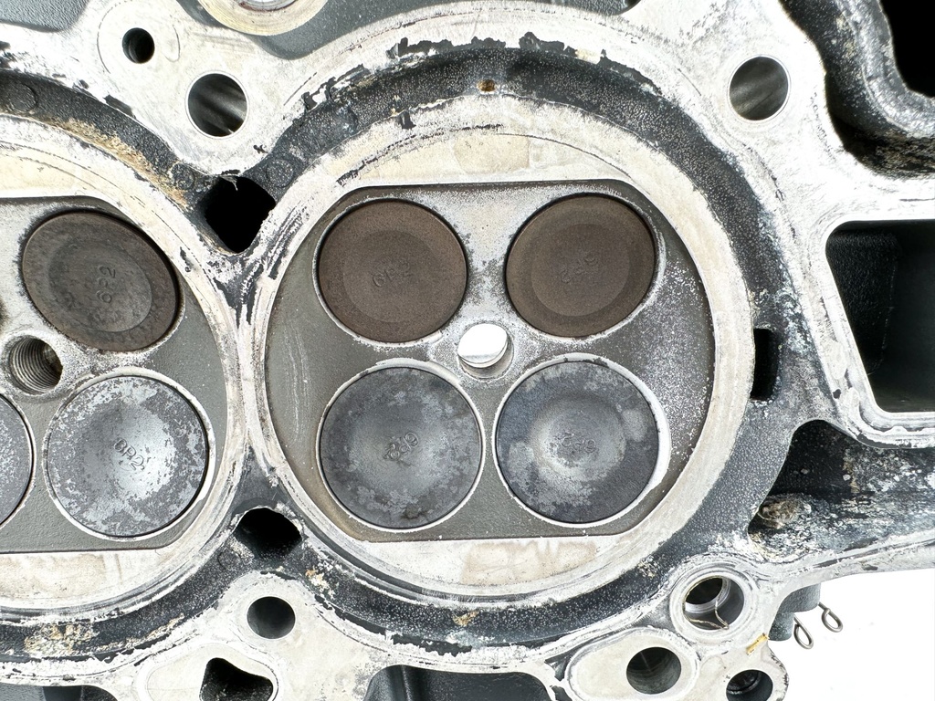 2009 Yamaha 250 HP 4 Stroke Outboard Starboard Cylinder Head 6P2-W009A-02-9S OEM
