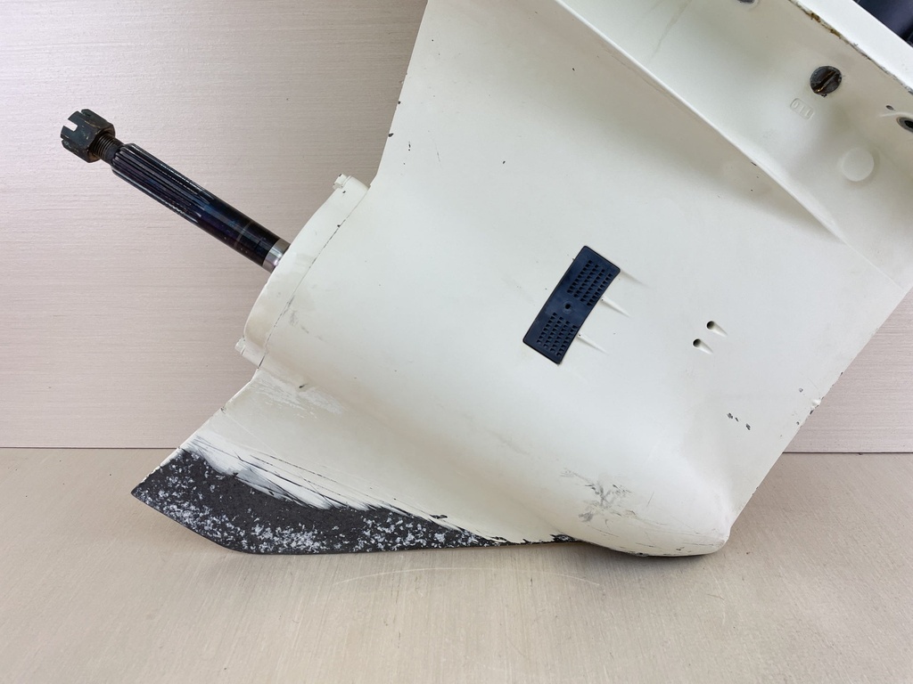 2004 Suzuki 225HP 4 Stroke 25" Lower Unit Gear Case RH 55110-93J20-0EP	