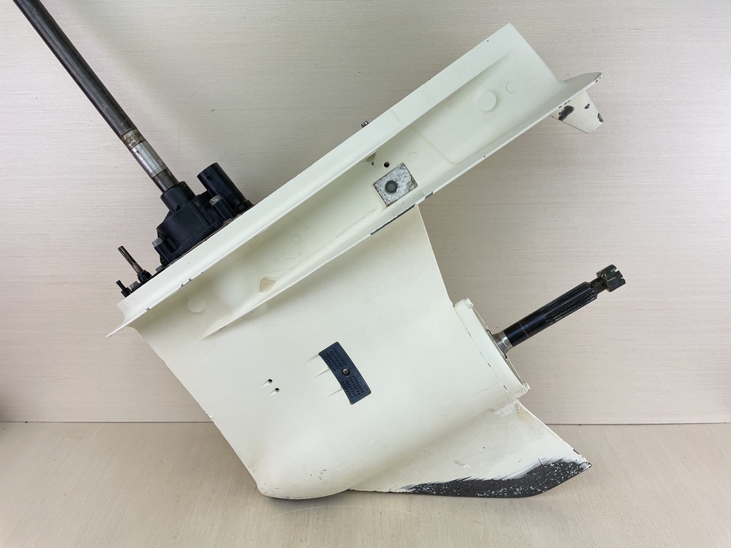 2004 Suzuki 225HP 4 Stroke 25" Lower Unit Gear Case RH 55110-93J20-0EP	