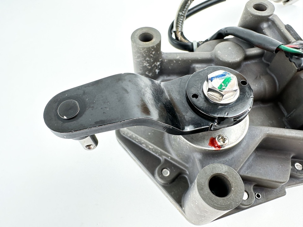 2013 Evinrude 250 HP 2 Stroke Outboard Shift Actuator 0587087 OEM