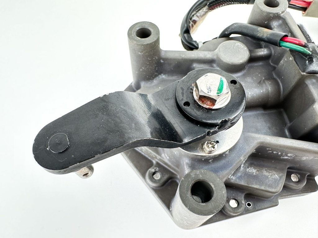 2014 Evinrude 300 HP 2 Stroke Outboard Shift Actuator 0587087 OEM