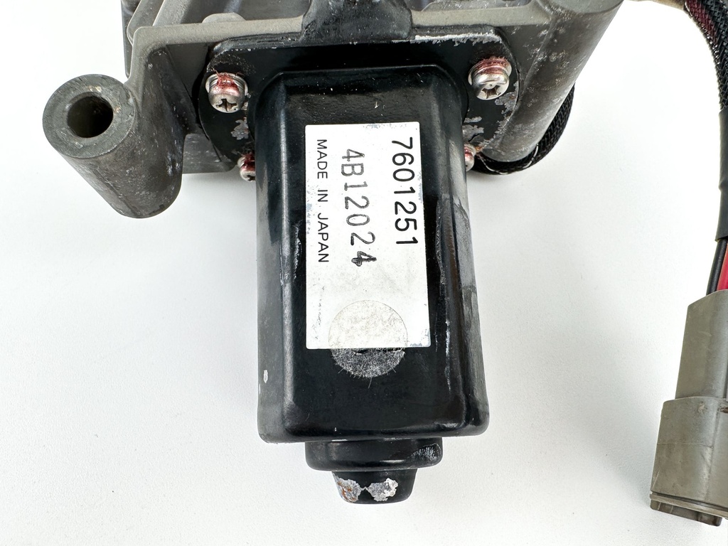 2014 Evinrude 300 HP 2 Stroke Outboard Shift Actuator 0587087 OEM